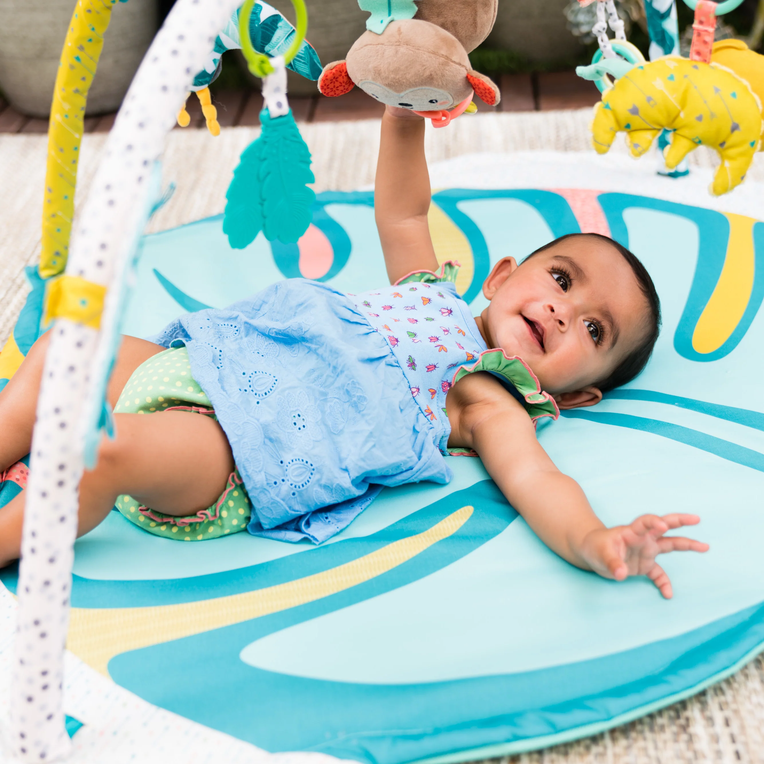 Deluxe Twist & Fold Activity Gym & Play Mat™ Tropical - Image 9