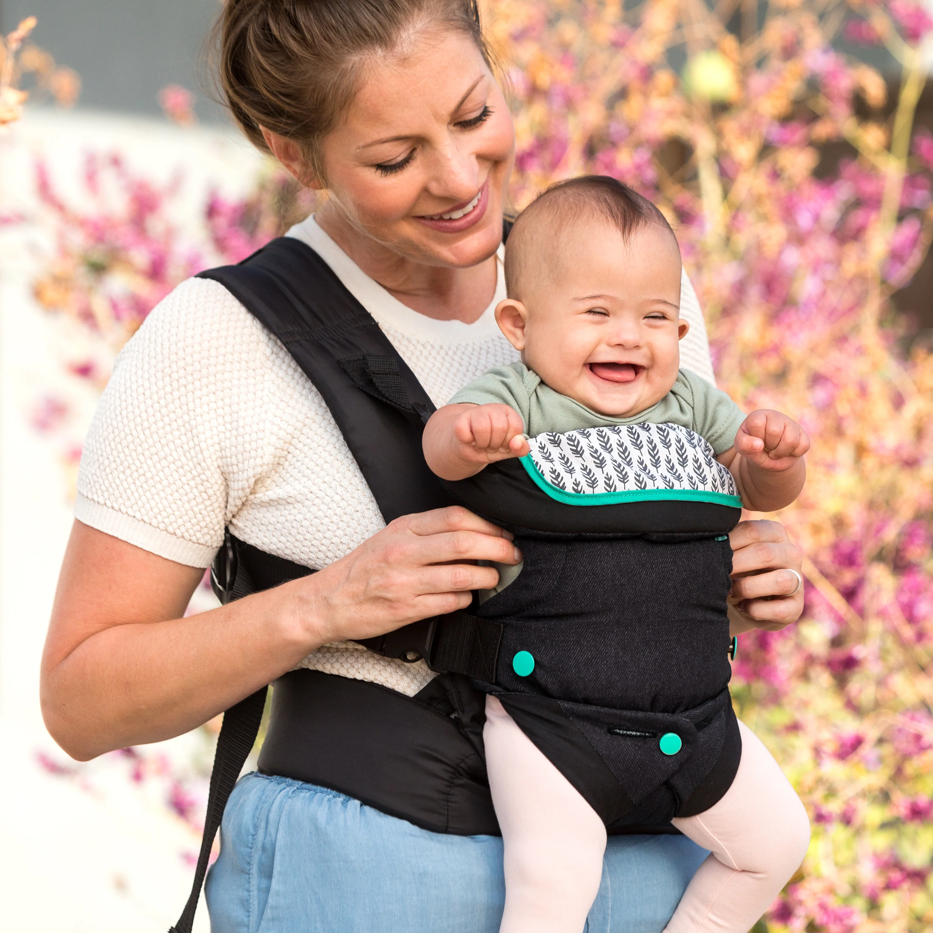 Flip™ 4-in-1 Convertible Carrier, Black - Image 12