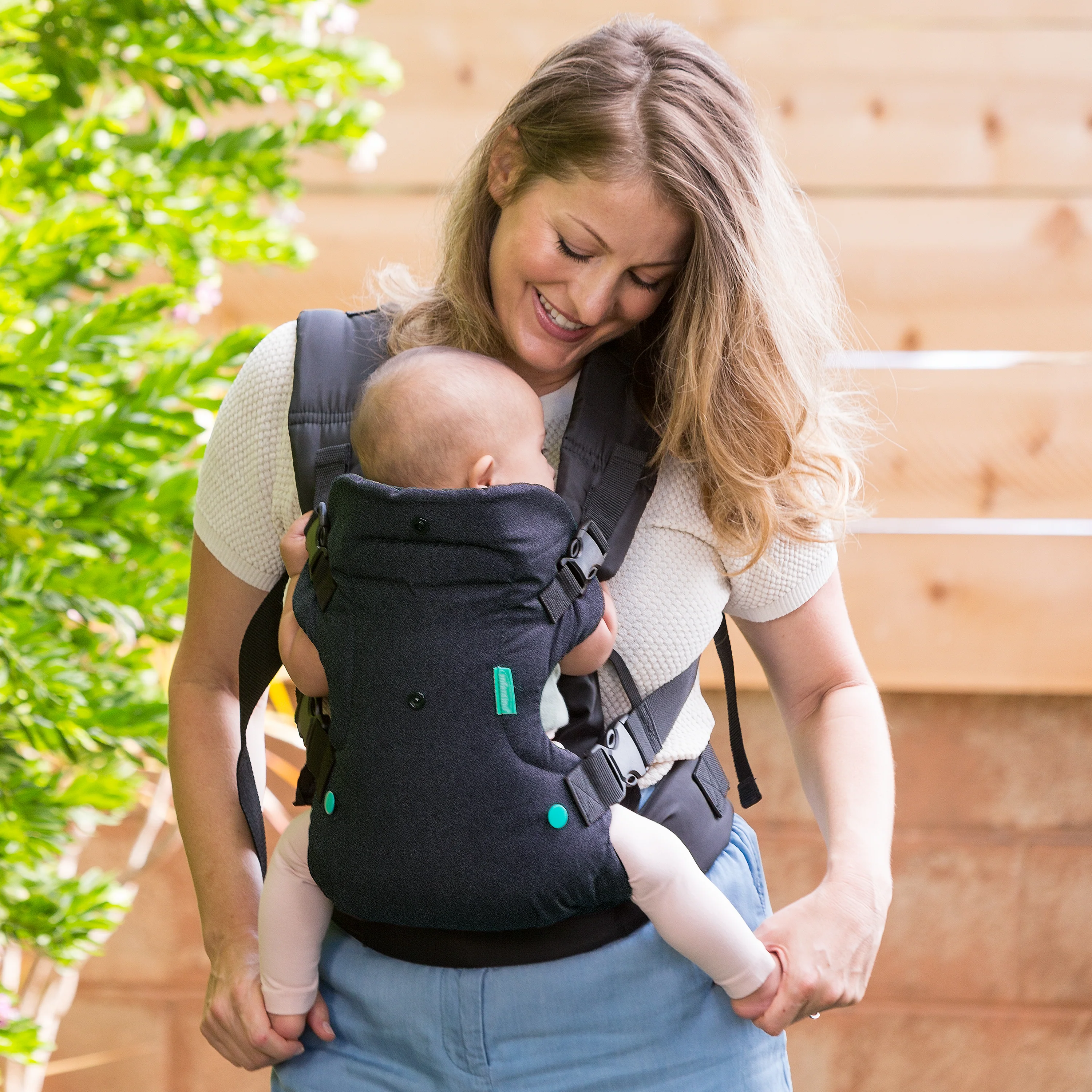 Flip™ 4-in-1 Convertible Carrier, Black - Image 13